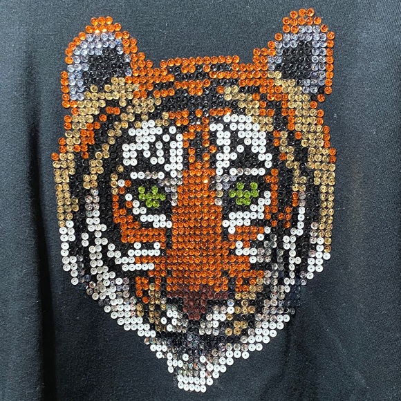 Jerzees Black sweatshirt with Tiger sequins Graphic size XL NWOT - Picture 3 of 15